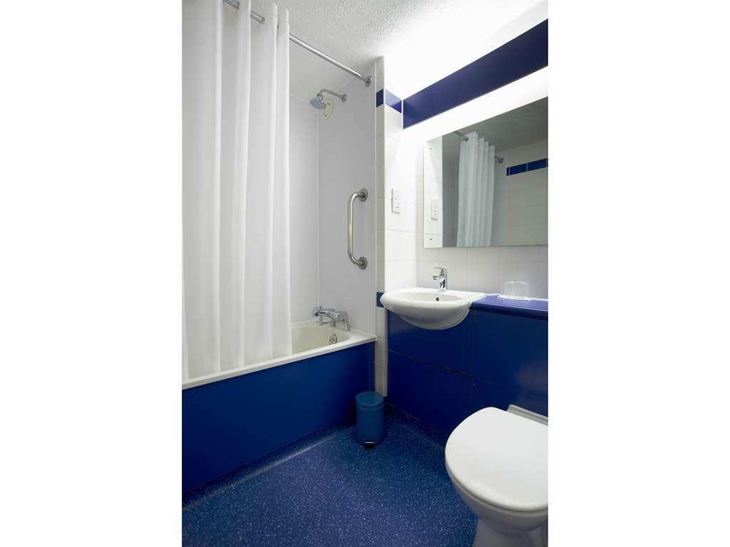 Travelodge Leeds Colton Garforth Pokój zdjęcie